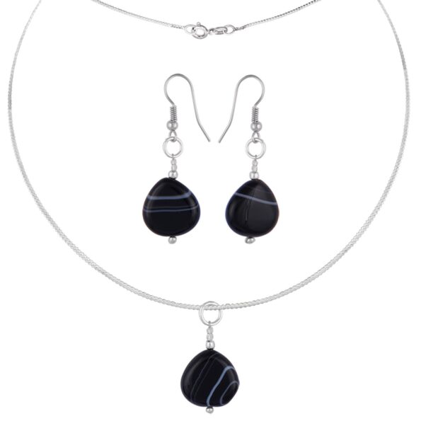 Spirited Black Line Agate Beads Pendant Set.