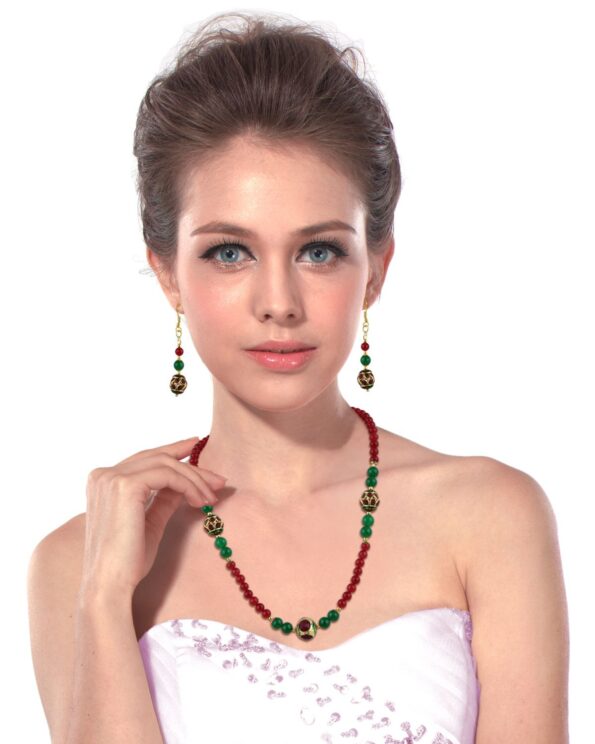 Pearlz Gallery Mesmerizing Round Shaped Jade Necklace Set For Women