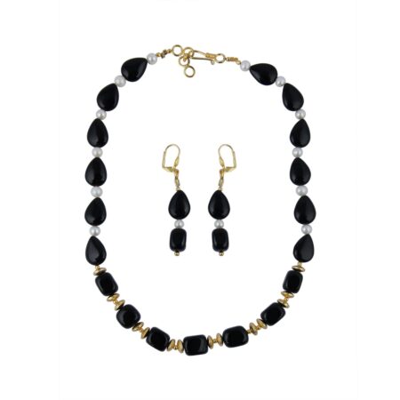 Loving Pear,  Tumble shape Black Agate and Freshwater Pearl in a Round shape Necklace Set.