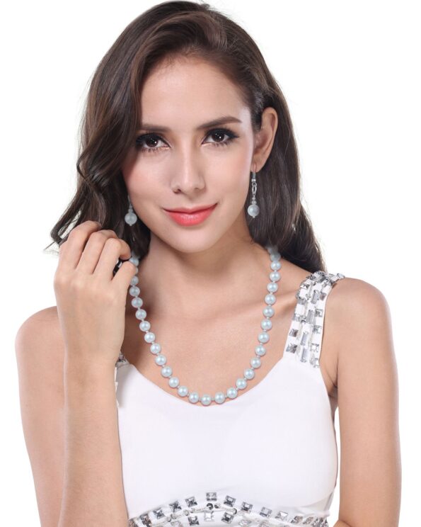 Pearlz Gallery Beautifull 18 inches Set with Natural Taiwan Shell Pearls and Meatllic Small Balls in Round shape for women.