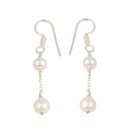 Pearlz Ocean Wonderful Set Along with White Freshwater Pearl with Oval Shape for Beauties.