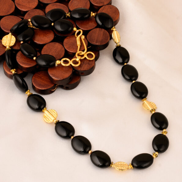Pearlz Gallery Delight Oval Shaped Black Agate Gem Stone Beads Necklace For Women