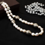 pearl necklace,. freshwater pearl necklace