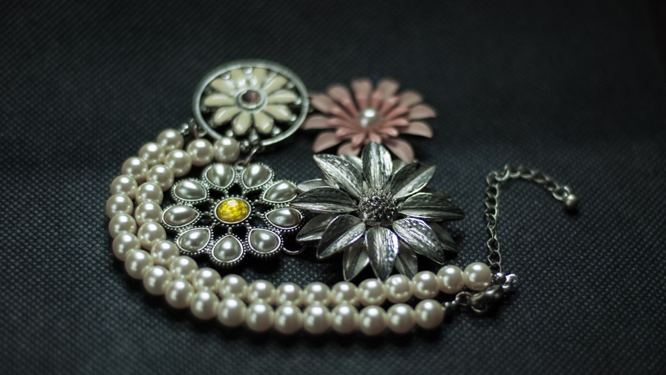 An Indian Bride’s Guide for Choosing Perfect Pearl Jewellery